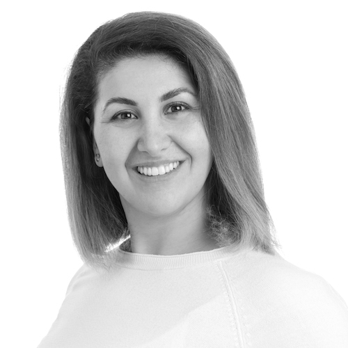 Fatma Alkan, Empfang der Physiotherapie Curativa